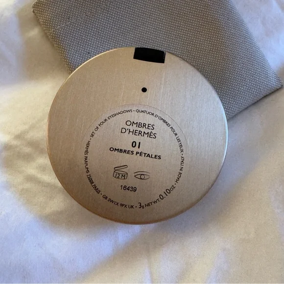 Hermes Paris Eyeshadow 01 - Picture 2 of 6